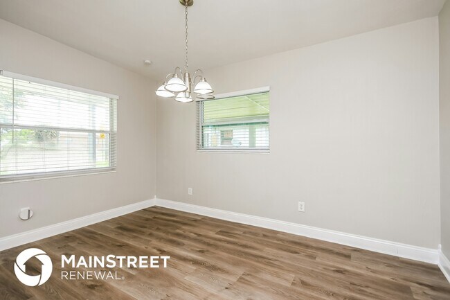 Photo - 314 Sears Ave NE