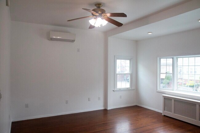 Photo - 16 E 44th St Unit 1