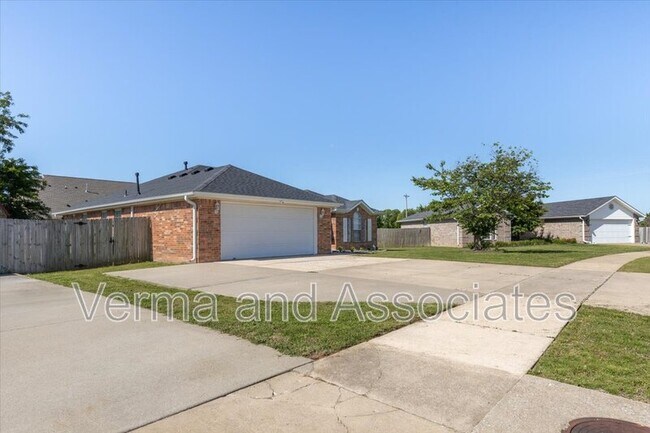 Photo - 2409 SW 17th St