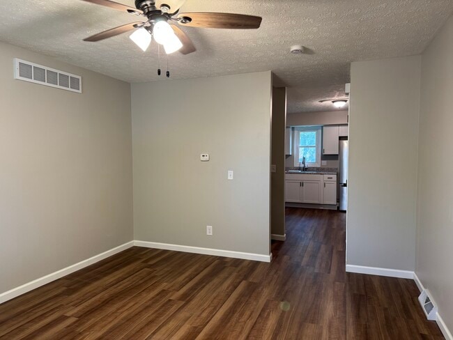 Photo - 110 W 46th St