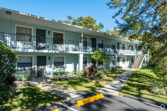 Building - The Apartments at Oak Creek