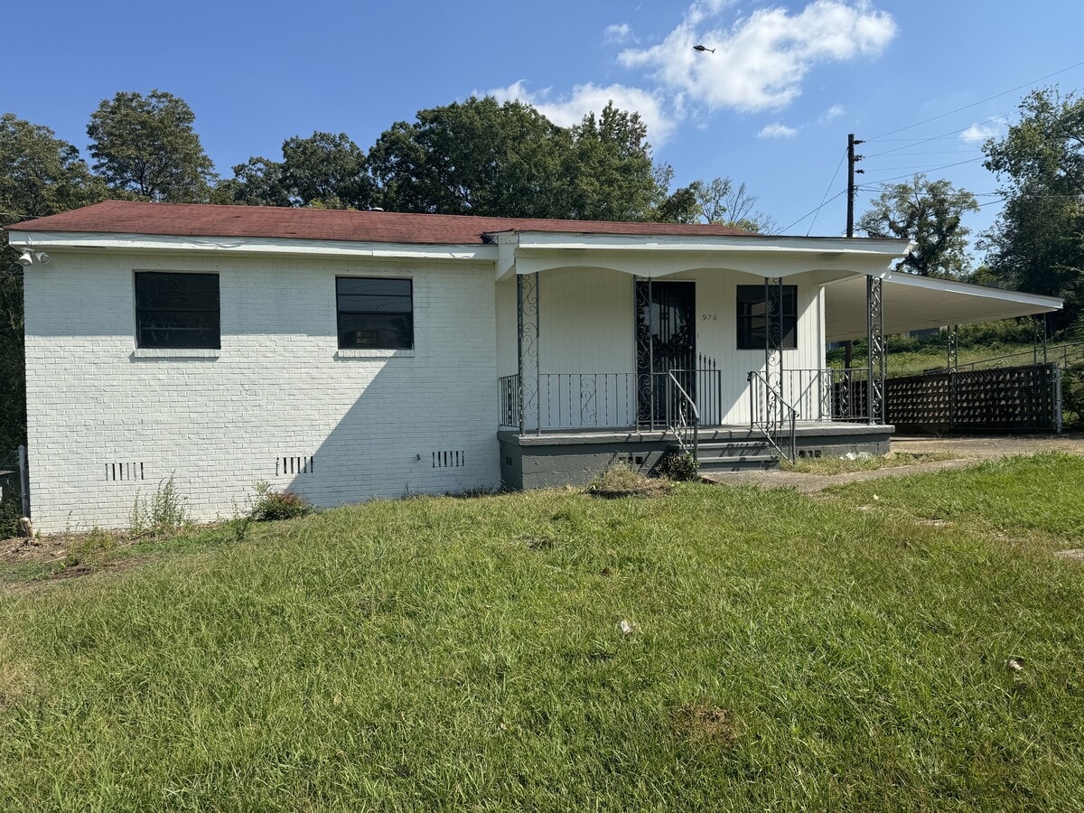 Photo - 970 Airview St House