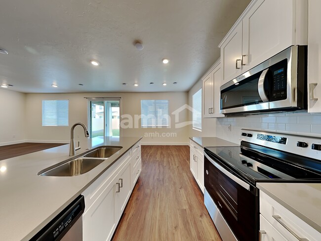 4020 N Keklik Ave