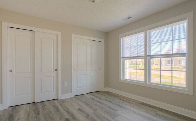 Photo - 335 Twisted Oak Dr NW