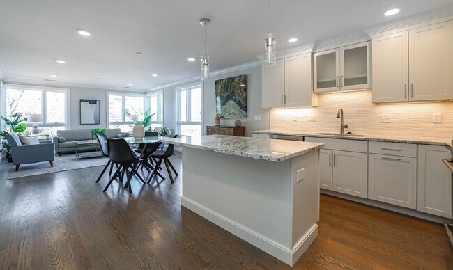 Photo - 1400 Centre St Unidad 305