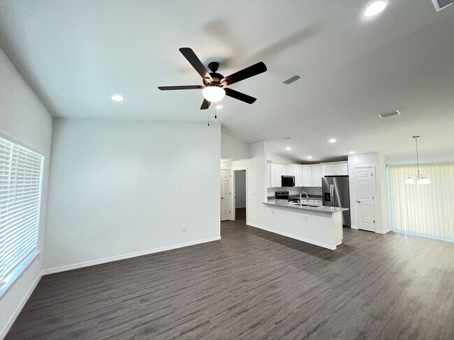 Photo - Charming 3-Bedroom Home in Peaceful Ocklaw...