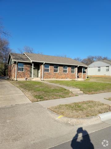 Building Photo - 719 Woodland St Rental