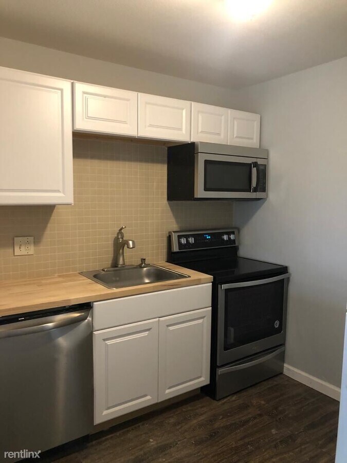 2 Br 1 Bath Condo 40 Donna Dr For Rent In New Haven Ct