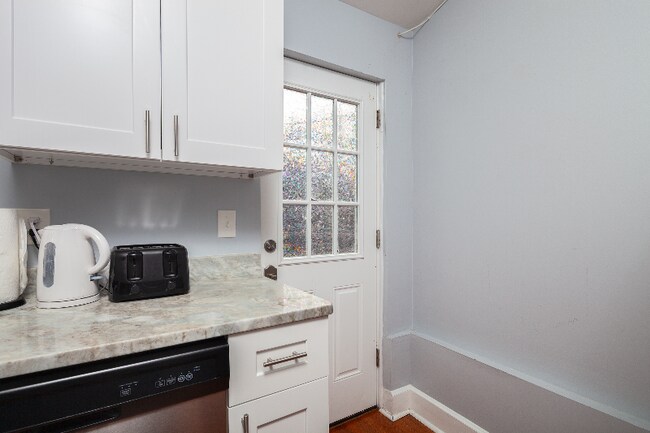 Photo - 768 Columbia Rd NW