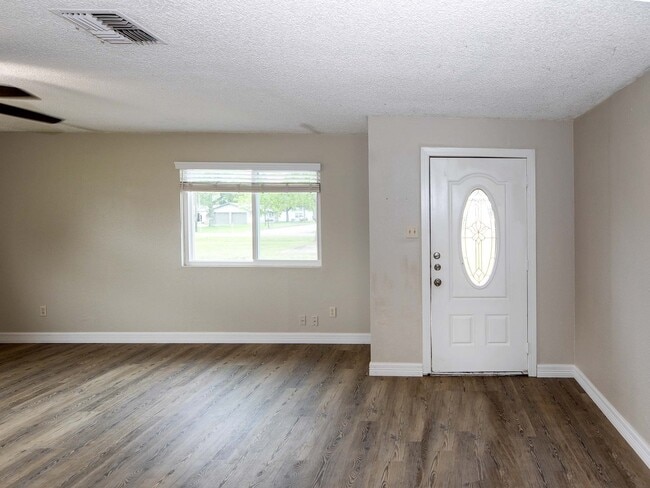 Building Photo - 6315 Avenue T Rental