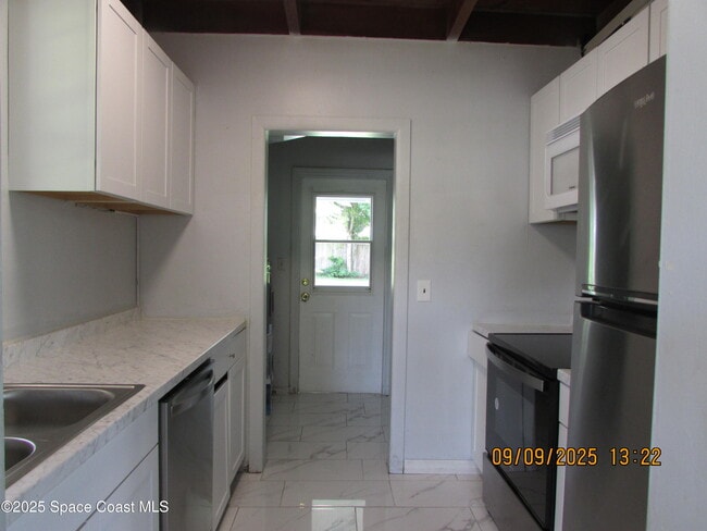 Photo - 1647 Dixie Way