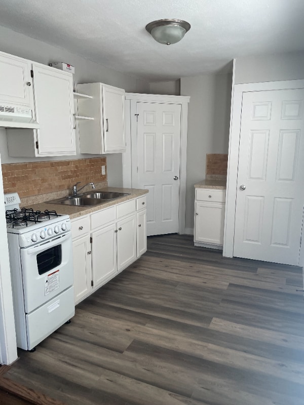 Photo - 744 E Main St