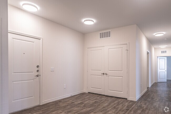 4BR, 2BA - 1508SF