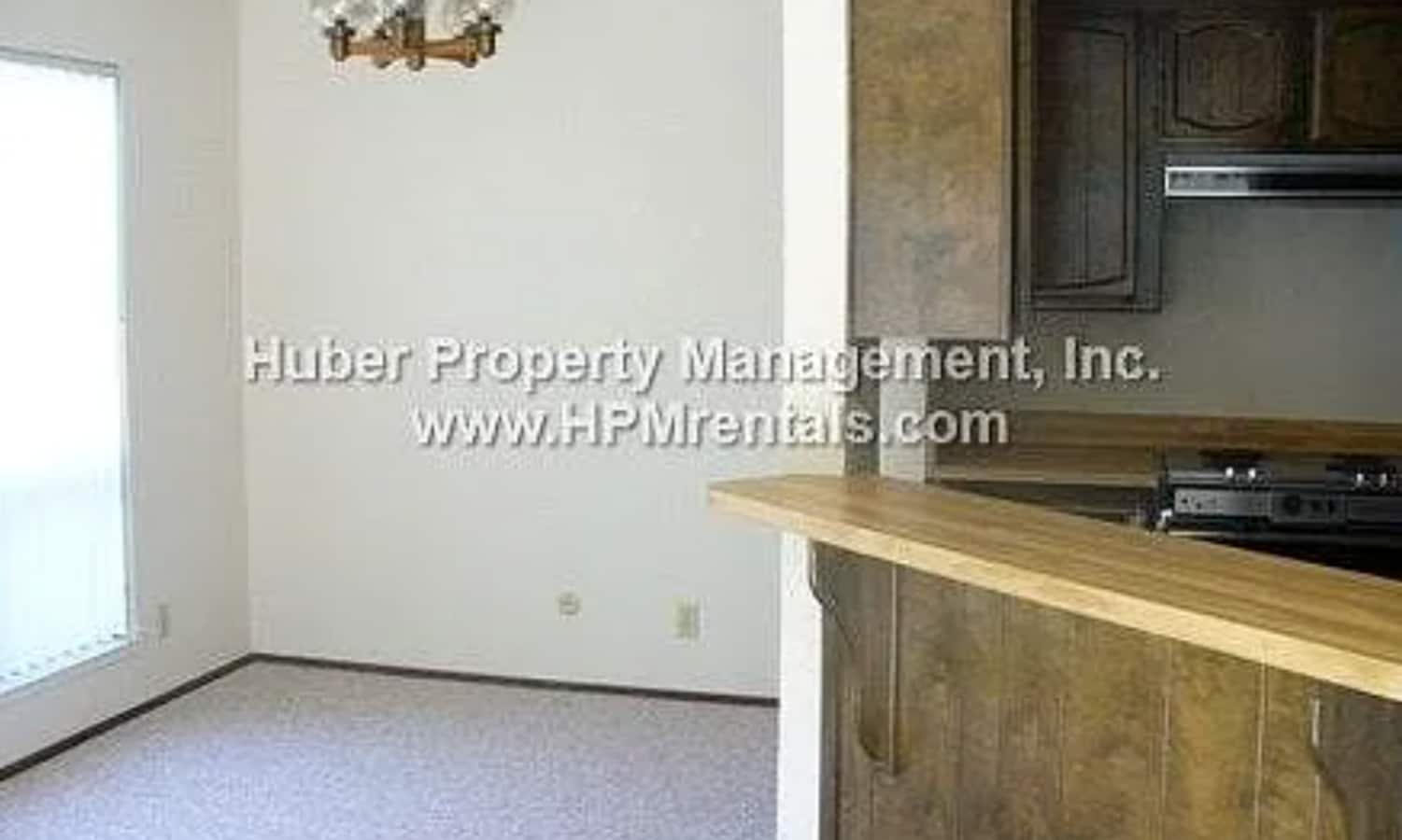 Photo - 757 Mikkelsen Dr