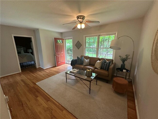 3403 Phillips Cir