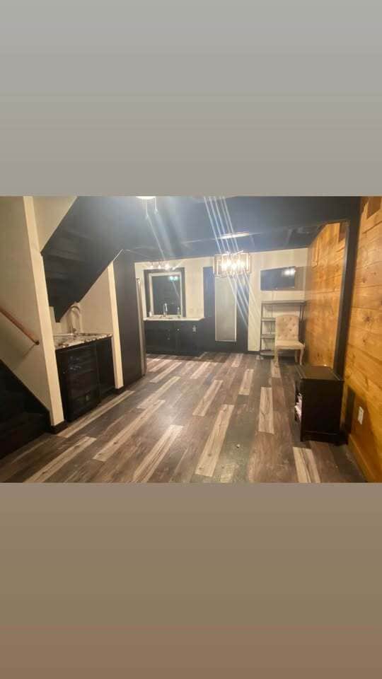 Photo - 702 Academy St