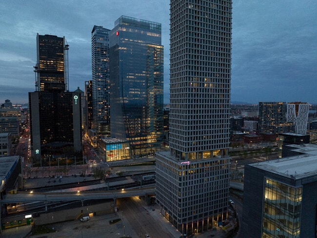 Building Photo - Skyla