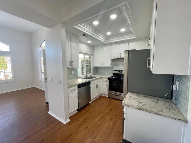 Photo - 24986 Los Alamos