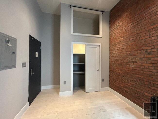 Photo - West 51st Street Unidad EC