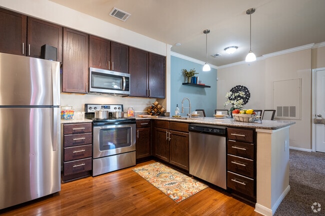 2BR, 2BA - 1,120