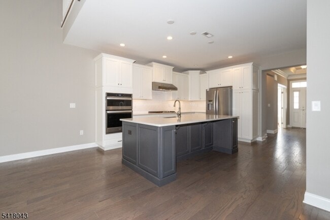 Photo - 76 Van Cleef Dr