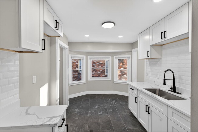 Photo - 20040 Regent Dr