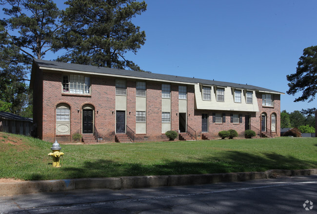 Pine Ridge Apartments - Pine Ridge Apartments