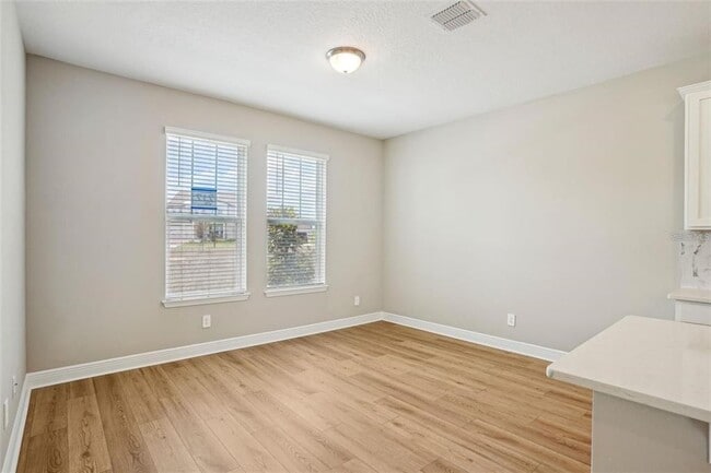 Photo - 5093 Railroad Vine Aly