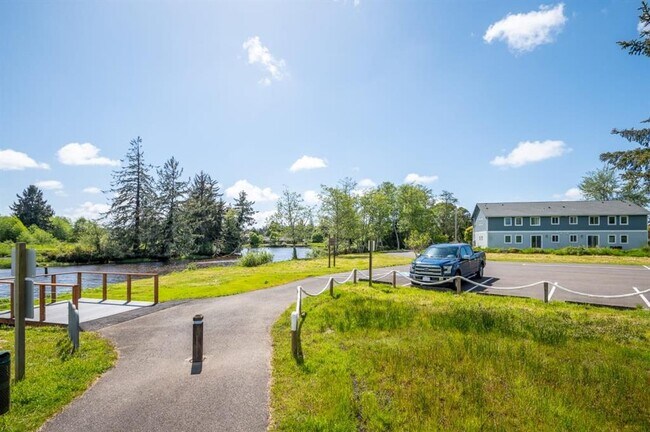 Photo - 93-99 SE 3rd St