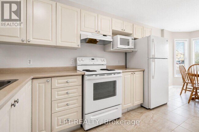 Photo - 84 Newborough Crescent