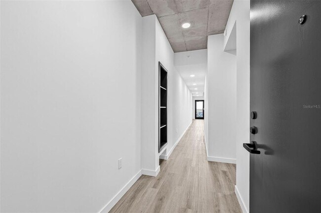 Photo - 221 Main St N Unit 711