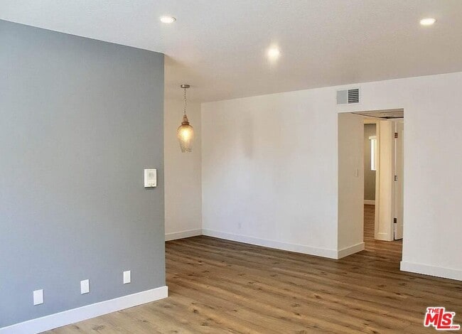 Building Photo - 1547 N Edison Blvd