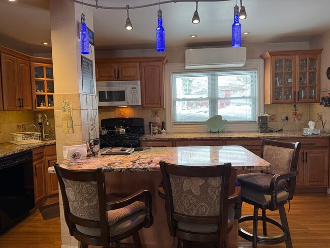 Building Photo - 246 Grant Ave Unit 1st. Floor