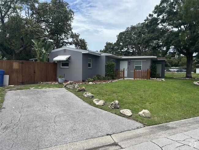 Building Photo - 4491 Crestwood Dr N Rental