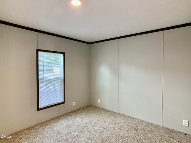 Photo - 553 Country Ln