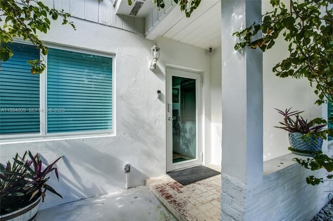 Photo - 2601 NE 11th Ct