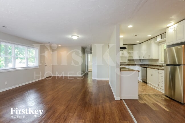 Photo - 6304 Zionsville Rd