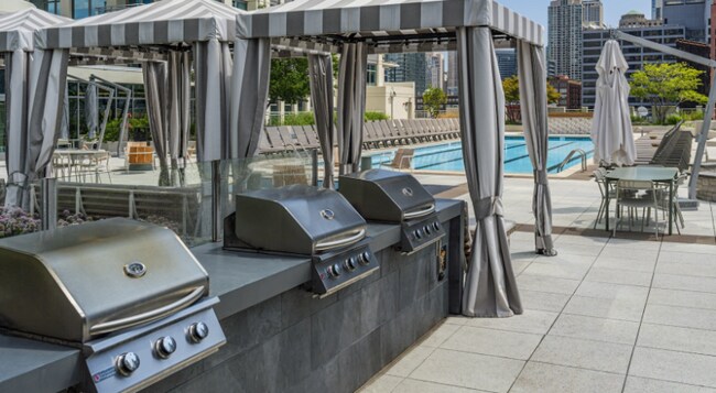 Photo - 550 W Kinzie St