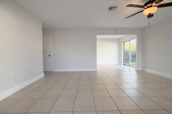 Photo - 4265 Desoto Ave Unidad -C