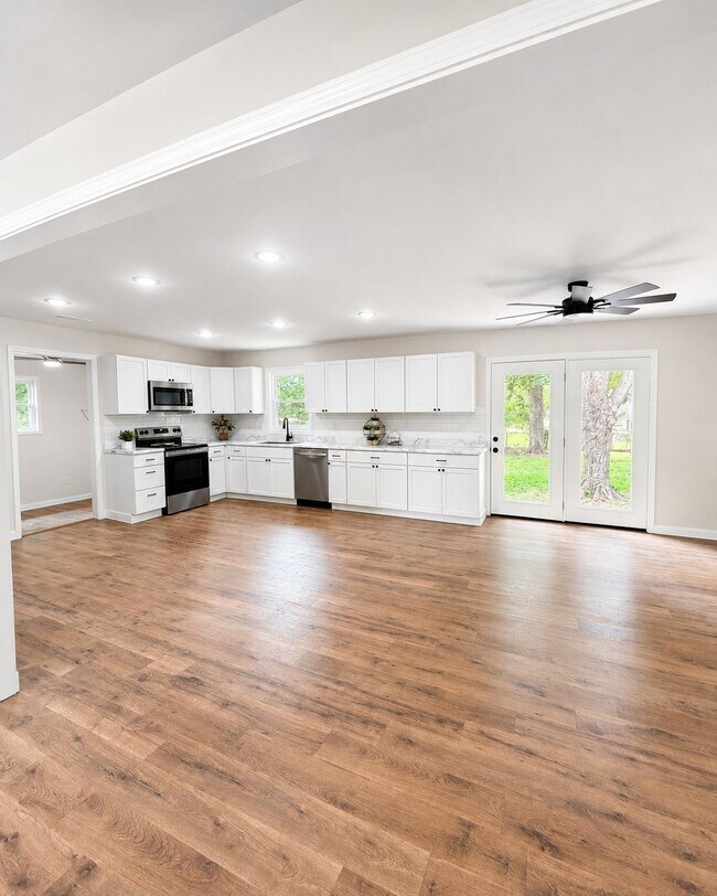 Photo - 115 N Ballard St