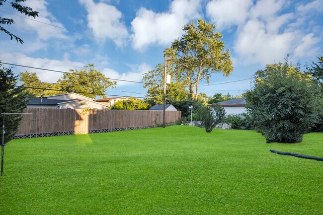 Photo - 7031 Glenwood Ln