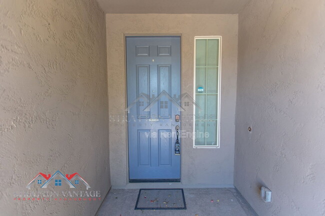 Photo - 16264 W Canterbury Dr