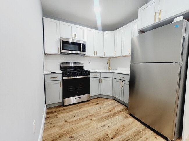 Unit 2 - 42 Stevens Ave Apartments Unit 2