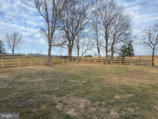 Photo - 8787 Hickory Hill