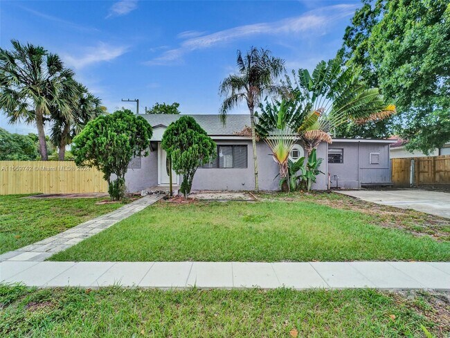Photo - 1298 NE 39th St House