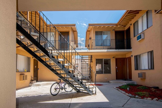 Photo - Chevy Chase Apts