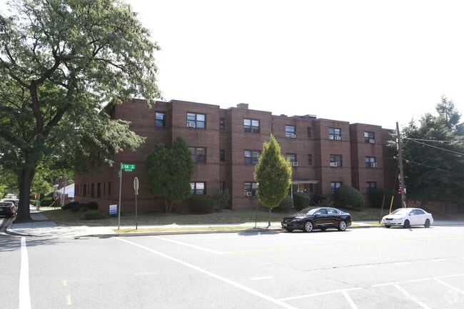 6713 14th St. Apartments