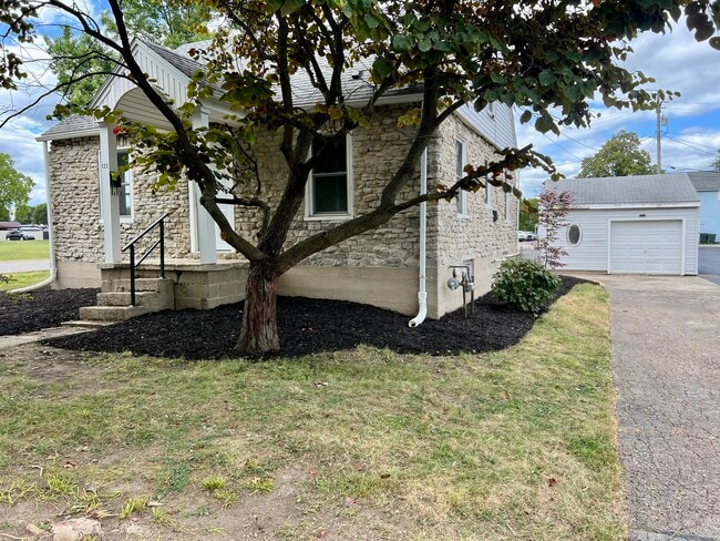 Driveway to Garage - 123 Chestnut St