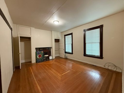 Photo - 3-Bedroom House with Laundry and SunRoom Close to University of Washington