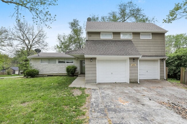 Building Photo - COMING SOON! 4 Bed 2 Bath Kansas City Home...